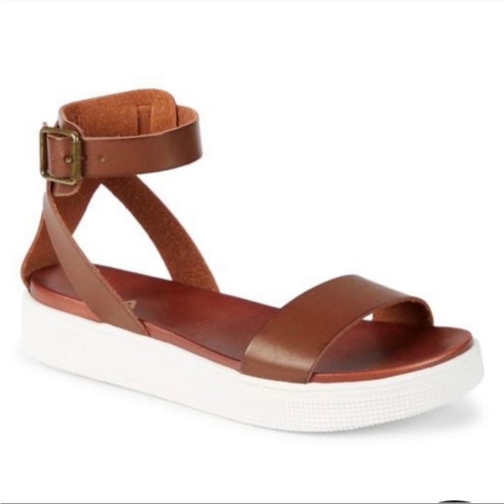 Mia Ellen ankle strap sandals size 9.5